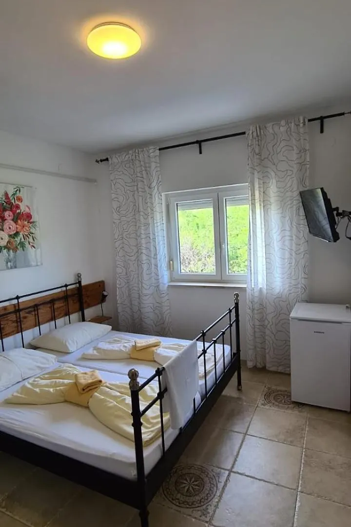 نوفي فينودولسكي Bed & Breakfast Barbara